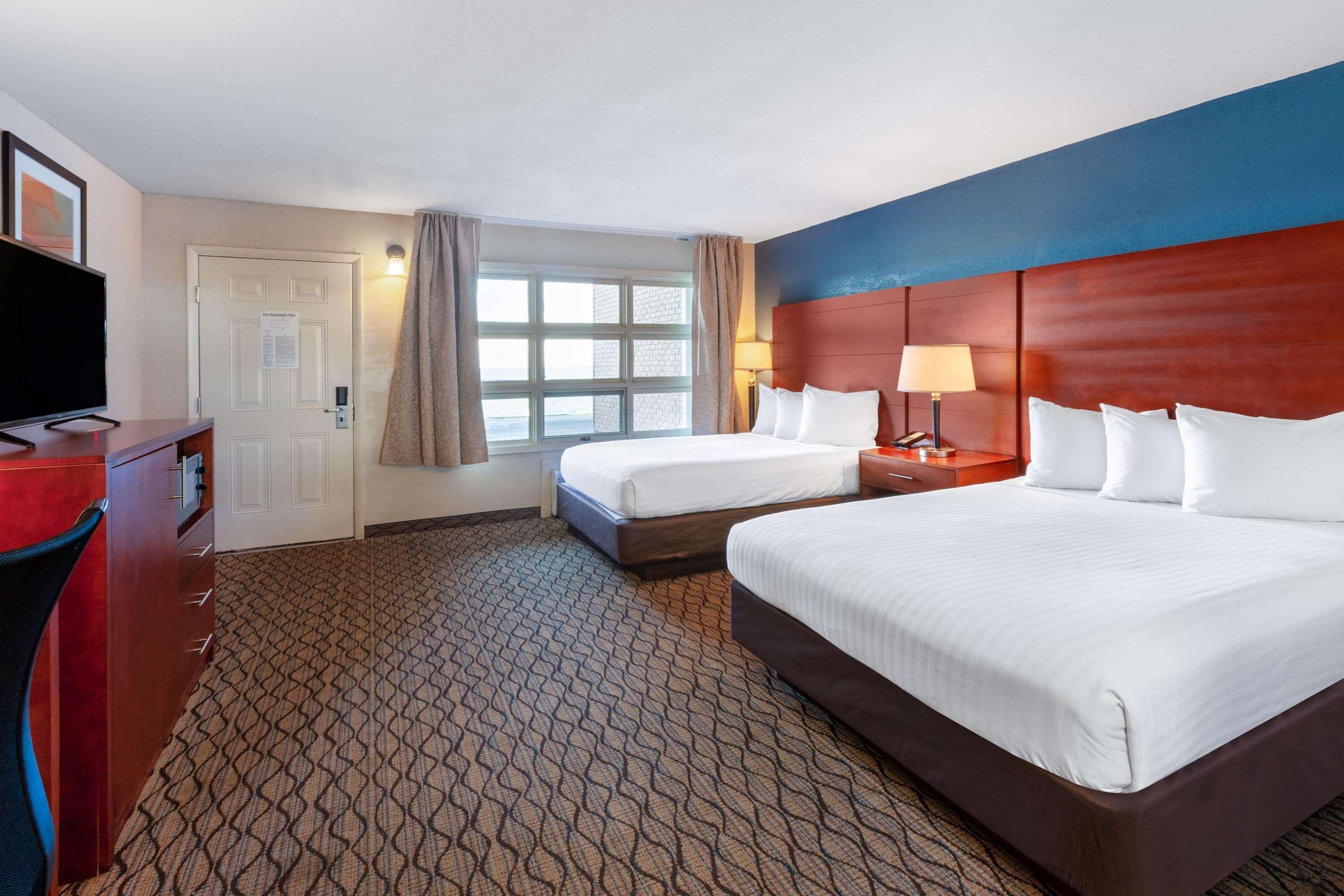 Baymont By Wyndham St. Ignace Lakefront Exterior foto